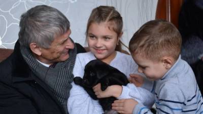 Владимир Путин - Мечты сбываются: девочка, попросившая о подарке у Путина, получила щенка - mur.tv - Россия - Ставрополье край - Смоленск