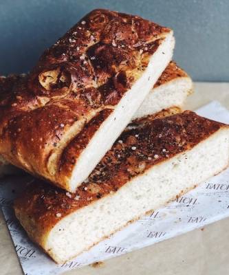 Как приготовить домашний хлеб? Два ароматных рецепта от булочной «Батон» - elle.ru