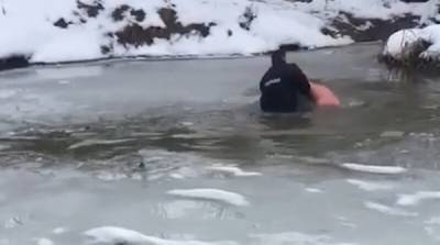 Участковый бросился в ледяную воду, чтобы спасти утопающего - porosenka.net - Украина - Краснодарский край