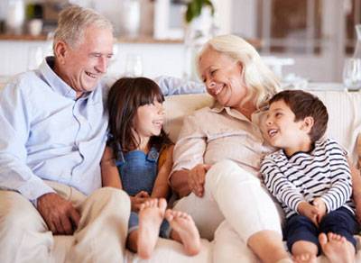 Бабушки и дедушки бывают разные: психолог выделила 3 модели взаимодействия старшего поколения с детьми - inmoment.ru