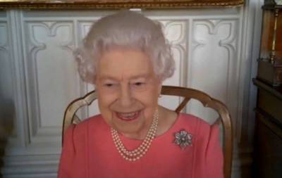 принц Филипп - Елизавета Королева (Ii) - "Совсем не больно": королева Елизавета II рассказала, как вакцинировалась от коронавируса - hochu.ua