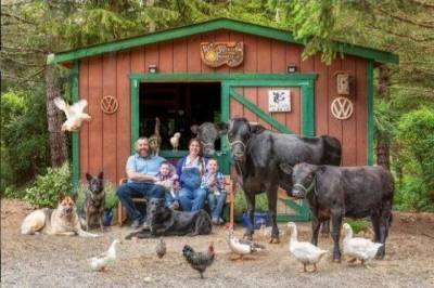Фотограф снимает большие фермерские семьи по всему миру, в которых дети, овцы и собаки одинаково любимы - mur.tv - Канада