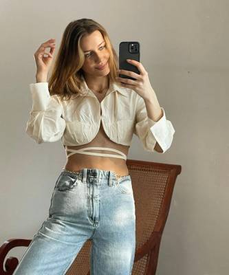 Брэд Питт - Николь Потуральски - Официально самые модные джинсы этой весны, и где их купить — ответ знает Николь Потуральски - elle.ru