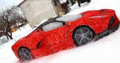 Семейная пара слепила из снега красный Ferrari в натуральную величину - porosenka.net - Сша