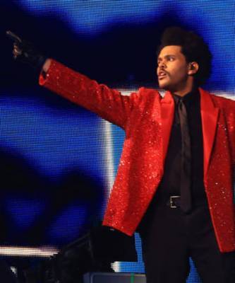 Алый пиджак Givenchy со стразами и 7 миллионов долларов: выступление The Weeknd на Суперболе-2021 - elle.ru - Сша