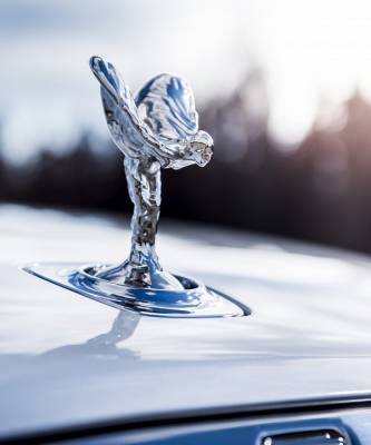 Дух экстаза: легендарному символу Rolls-Royce Motor Cars исполняется 110 лет - elle.ru