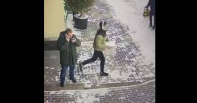 В Москве нашли похитителя ящика с пожертвованиями бездомным собакам - mur.tv - Москва