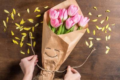 Как продлить жизнь букету роз, тюльпанов и другим цветам в вазе? - lifehelper.one