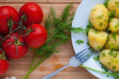 Как вырастить томат и картошку на одном кусте? - sadogorod.club