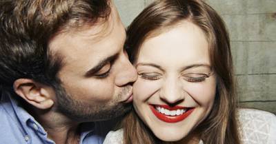 11 вещей, которые заставят мужчину пригласить вас на свидание - elle.ua