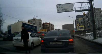 Агрессивный водитель на «Ауди» напал на таксиста и проколол ему шину - porosenka.net