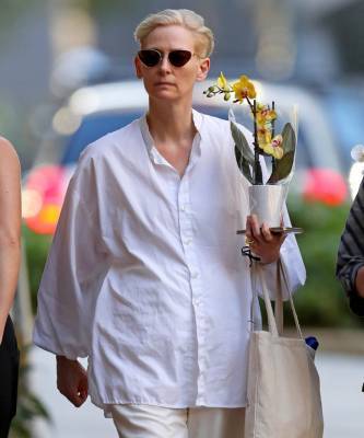 Киану Ривз - Тильд Суинтон (Tilda Swinton) - Самые лучшие актрисы носят самые простые белые рубашки - elle.ru