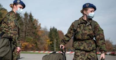 В Швейцарии женщины-военные впервые получили подходящую форму и нижнее белье: что это значит - womo.ua - Швейцария