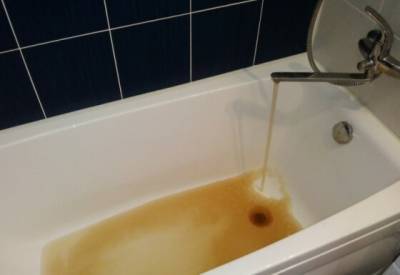 Почему водопроводная вода становится ржаво-желтой и можно ли ею стирать - novate.ru