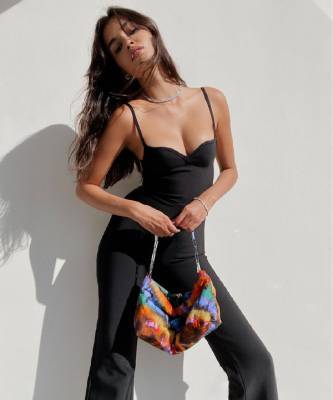 Жизель Оливейра - Жизель Оливейра с самой модной сумкой этого лета - elle.ru - Бразилия
