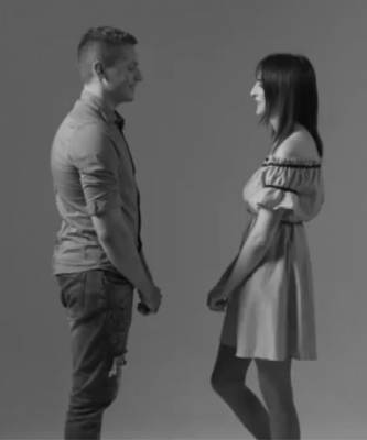 «Не целуясь»: социальный ролик про ВИЧ под музыку Мумий Тролля - elle.ru