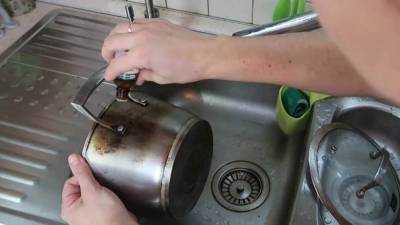 Бабушкин проверенный метод чистки кастрюль… корвалолом - lifehelper.one