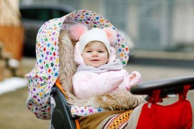 До какого возраста можно возить ребенка в коляске - milayaya.ru