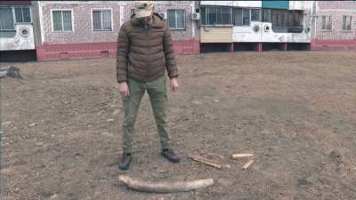 Вести. Житель Комсомольска-на-Амуре нашел бивень мамонта во время прогулки с собакой - mur.tv