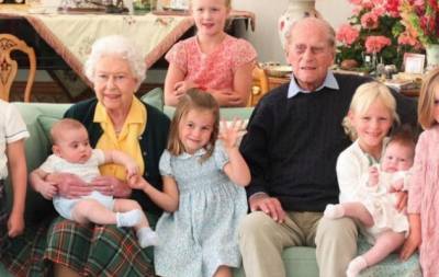 королева Елизавета II (Ii) - принц Филипп - Кейт Миддлтон - принц Уильям - принц Джордж - принцесса Шарлотта - Луи - Герцоги Кембриджские показали редкие фото принца Филиппа - hochu.ua