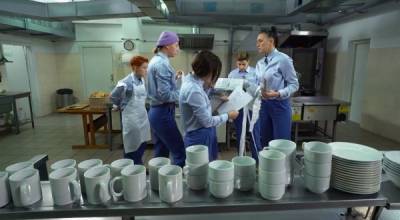 Яйця пашот в чайнику: як «пацанки» готували для відпочивальників санаторія - liza.ua