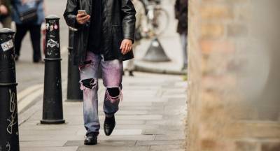 Streetstyle: какие мужские брюки купить этой весной - vogue.ua - Париж - Лондон