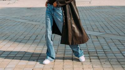 Белла Хадид - Какие джинсы будут самыми модными этим летом - vogue.ru - Россия - Италия - Голландия