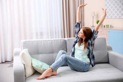 Фитнес на диване: эффективные упражнения - lifehelper.one