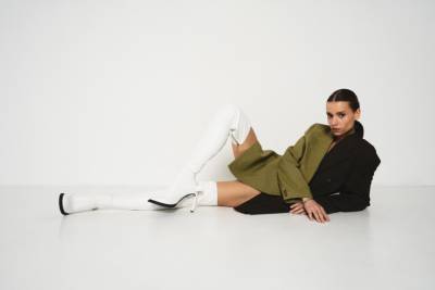 Современная женственность: коллекция обуви ALI SAULIDI весна-лето 2021 - vogue.ua