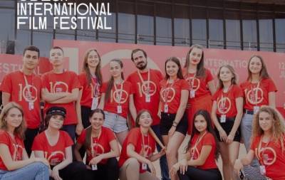Долучайся до команди: розпочато прийом заявок на волонтерство у 12-му Одеському міжнародному кінофестивалі - hochu.ua