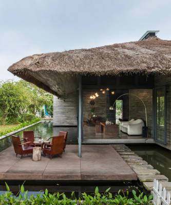 Дом с соломенной крышей и прудом во Вьетнаме - elle.ru - Вьетнам