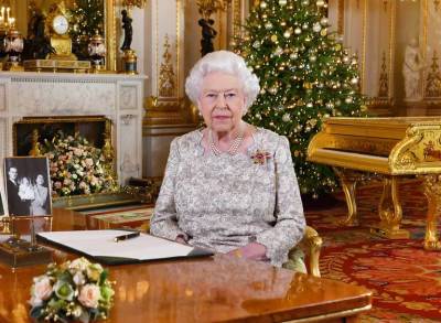 королева Елизавета II (Ii) - принц Филипп - король Георг VI (Vi) - Елизавета Вторая - Какие украшения принц Филипп дарил королеве Елизавете II - vogue.ua - Англия