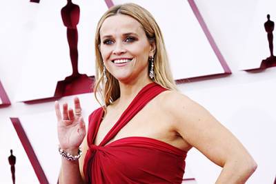 Reese Witherspoon - Оскар-2021: Риз Уизерспун на красной дорожке - spletnik.ru - Лос-Анджелес
