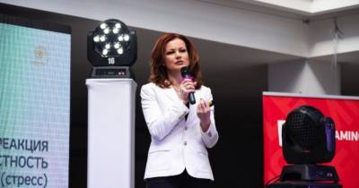 Юлия Осмоловская - В переговорах люди больше врут женщинам, чем мужчинам. Юлия Осмоловская на SHE Congress - womo.ua