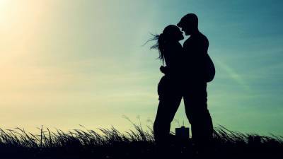 5 главных фраз, которые говорят друг другу счастливые пары каждый день - gurutest.ru