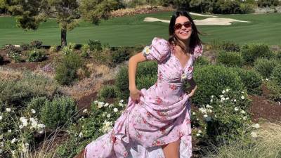 Кендалл Дженнер - 10 платьев с полевыми цветами, как у Кендалл Дженнер - vogue.ua - штат Калифорния