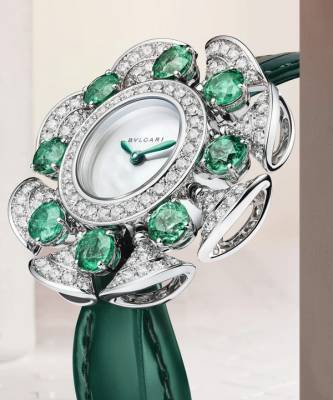 Watches & Wonders 2021: Bvlgari ставят мировые рекорды и манят цветными драгоценными камнями - elle.ru