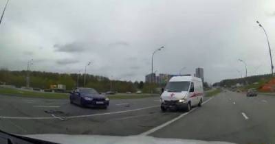 Быстрый водитель BMW влетел в «скорую» на юге столицы - porosenka.net