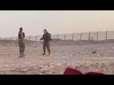 Египетские и израильские военнослужащие танцуют по обе стороны границы - chert-poberi.ru - Израиль - Египет