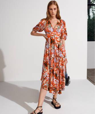 Этим летом носите платья с экзотическими принтами как в новой коллекции Maje - elle.ru