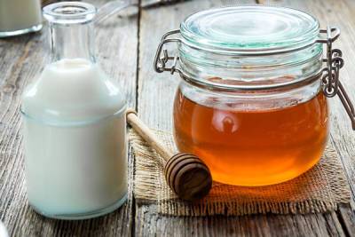 Молоко с медом: польза и вред, противопоказания, когда принимать, отзывы - 7days.ru