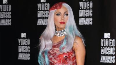 Мэрилин Монро - Леди Гага и ее мясное платье как неочевидный символ движения ЛГБТК - vogue.ru - Аргентина