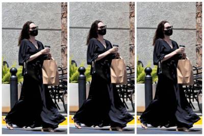 Анджелина Джоли - Анджелина Джоли гуляет по Лос-Анджелесу в образе Ма... - glamour.ru - Лос-Анджелес