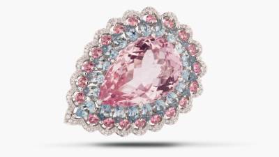 Взгляните на «кружевное» кольцо Chopard с морганитом весом 19,87 карата - vogue.ru