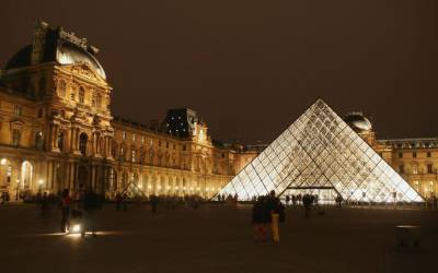 Лувр впервые за 228 лет возглавила женщина - vogue.ua - Франция - Париж - Абу-Даби