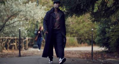 Ассан Диоп - Какие кроссовки Nike выбирает главный герой сериала «Люпен» - vogue.ua - Франция - Париж - Иордания