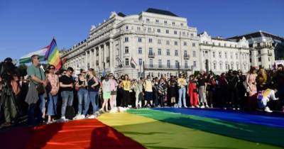 Венгрия запретила использовать в школах «ЛГБТ-контент» - womo.ua - Венгрия