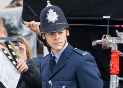 Эмма Коррин - Гарри Стайлс - Все, что известно о фильме «Мой полицейский» с Гарри Стайлсом - vogue.ua - Англия
