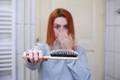 Почему плохо растут волосы: 8 вероятных причин - news.yellmed.ru