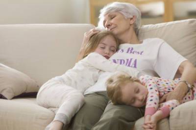 Бабушкам и другим близким родственникам разрешат пр... - glamour.ru